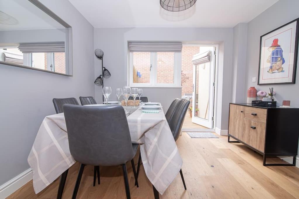 Elegant Haven: 4bed Ultimate Tranquility Holiday home Ludlow