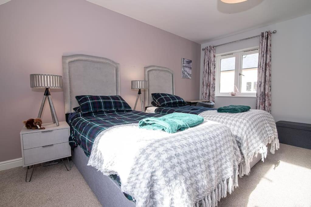Elegant Haven: 4bed Ultimate Tranquility *
